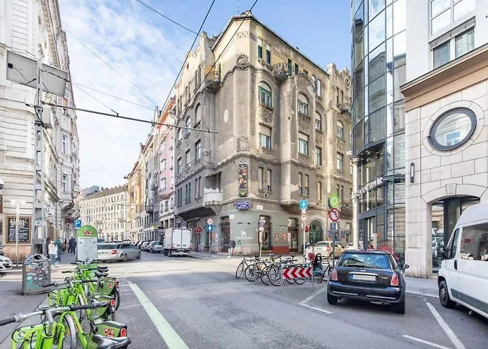 Extra Central Mini Studio - Lively Neighborhood